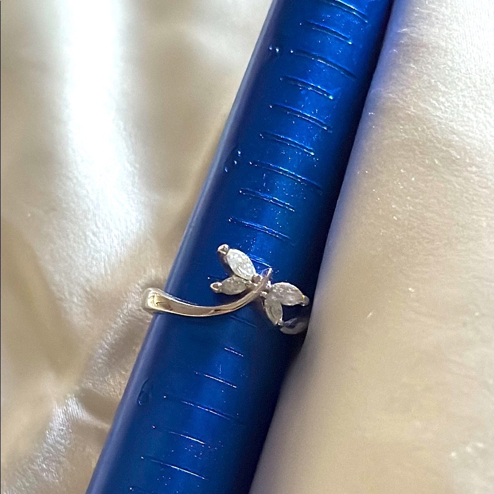 Elegant Silver Dragonfly Ring